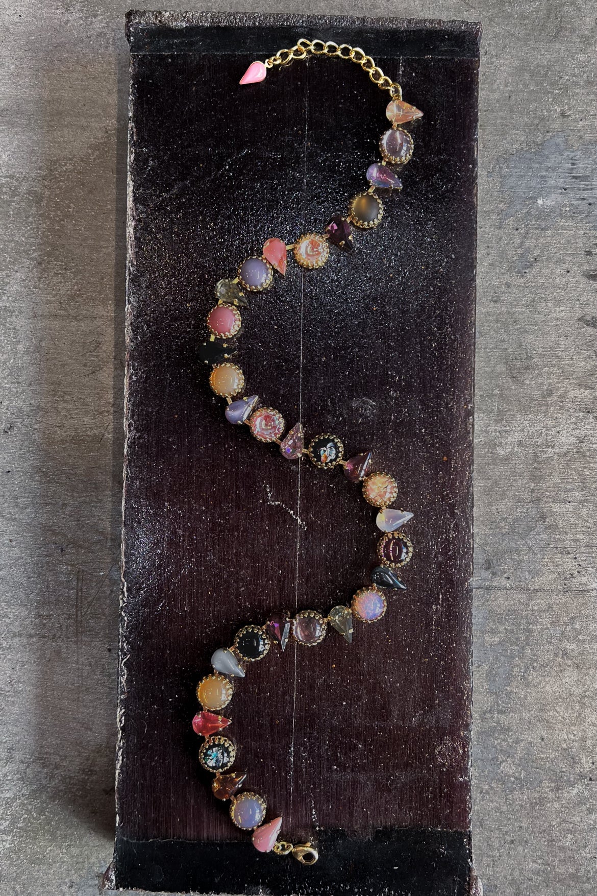 LAYERING CHOKER IN PUNK ROCKS (GOLD) Jewelry mia vesper
