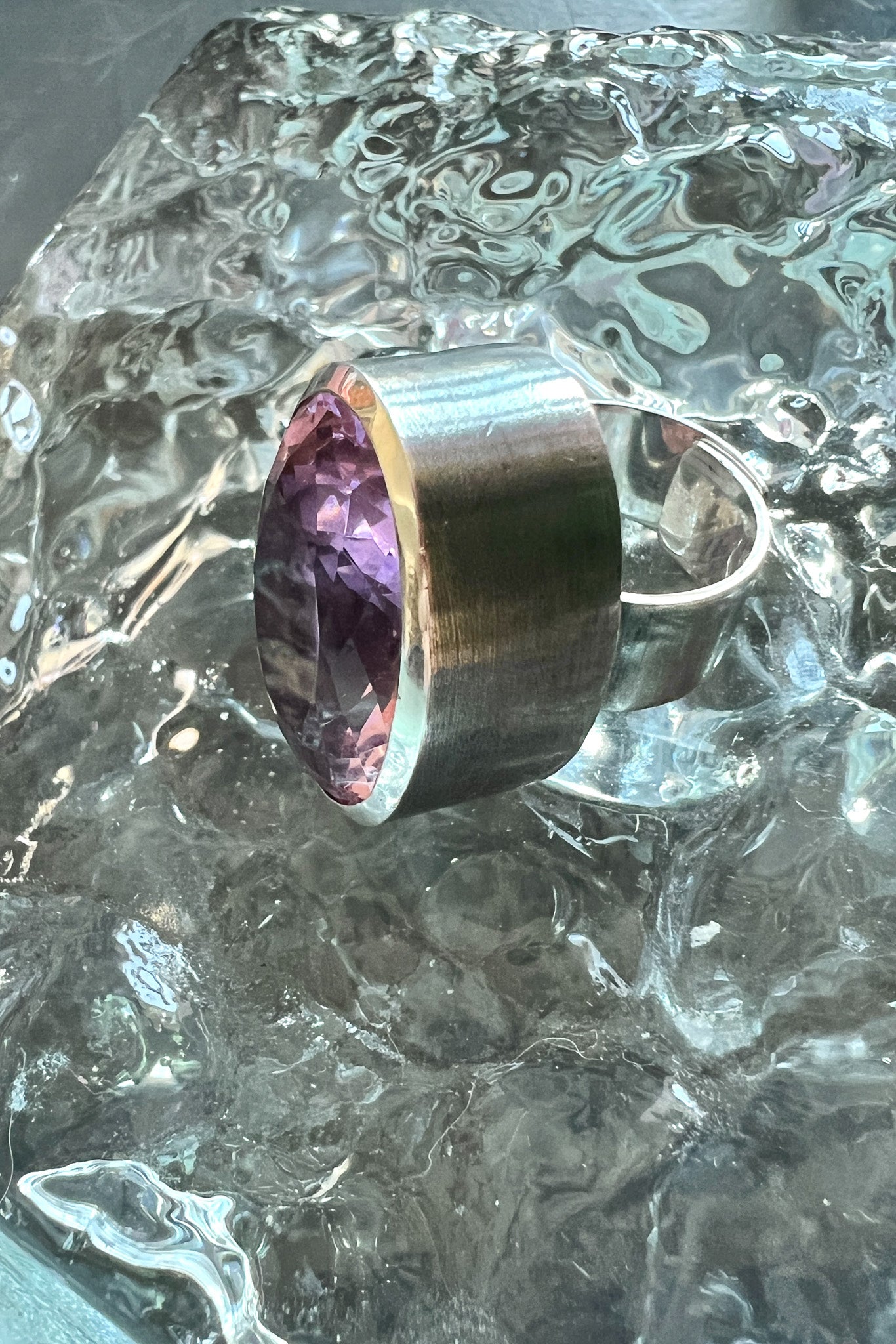 Mini Oval Colossus Ring in pink azalea (Silver)