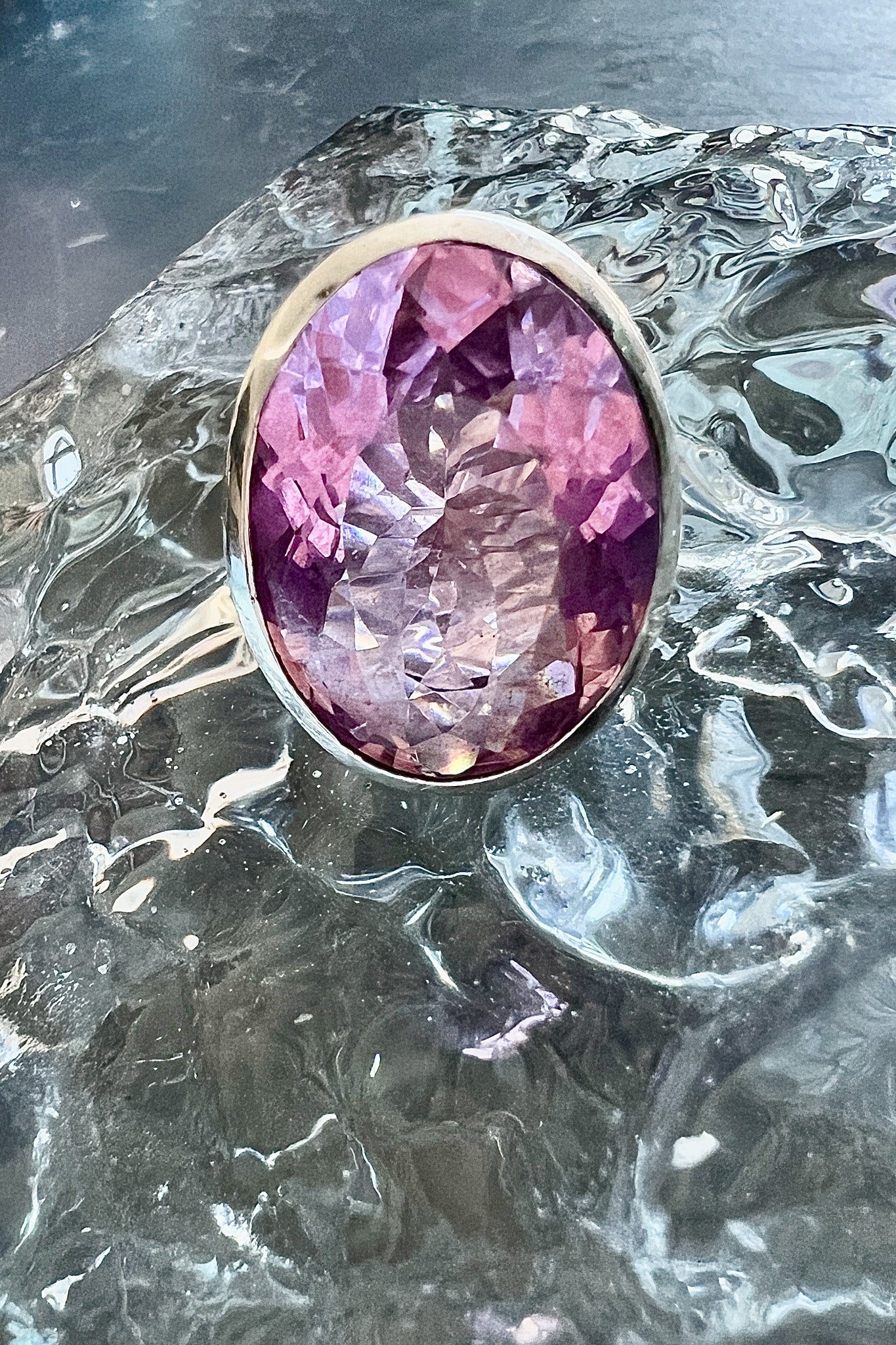 Mini Oval Colossus Ring in pink azalea (Silver)